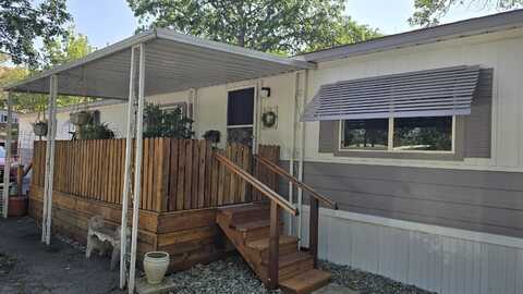 400 Hiram Page Rd #85, Yreka, CA 96097