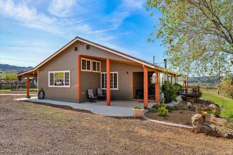 11725 York Rd, Montague, CA 96064