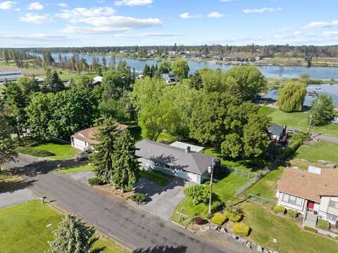 11132 S Silver Lake Rd, Medical Lake, WA 99022