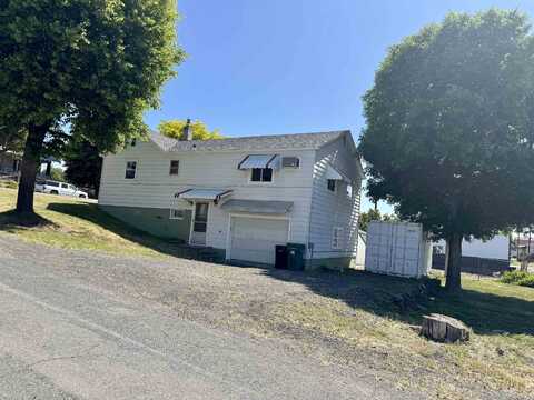 216 NW Cole Ave, Wilbur, WA 99185