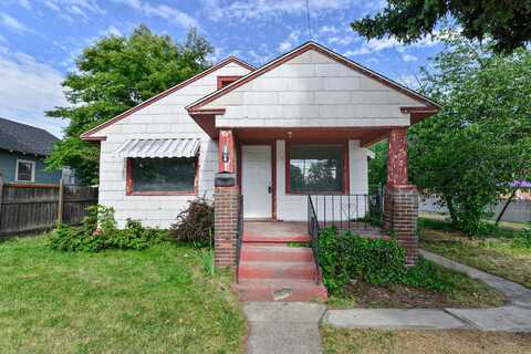 2404 N PERRY St, Spokane, WA 99207
