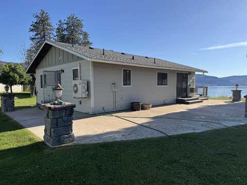 2213 Grovepoint Ct, Seven Bays, WA 99122