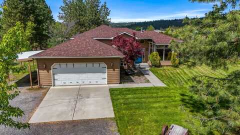 17434 N Meadowview Ln, Nine Mile Falls, WA 99026