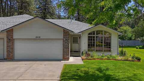 8410 N Pine Meadows Ln, Nine Mile Falls, WA 99026