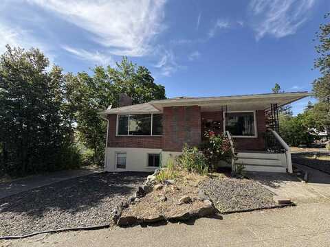 820 / 828 W 11th Ave, Spokane, WA 99204