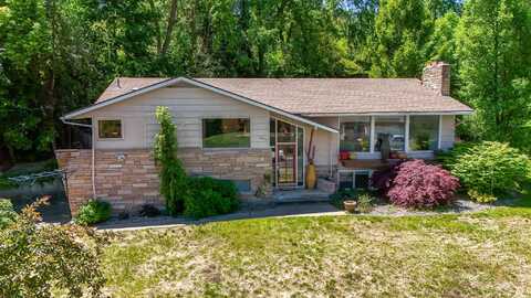 10401 N College Cir, Spokane, WA 99218
