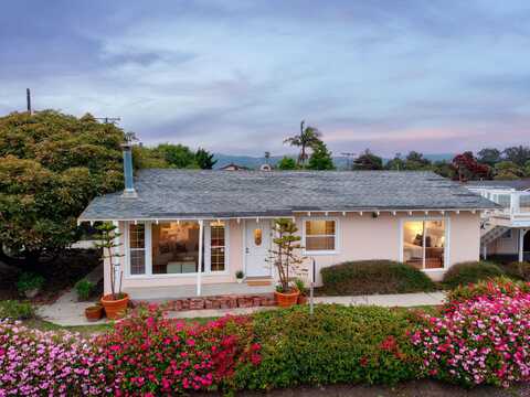 5596 Calle Ocho, CARPINTERIA, CA 93013