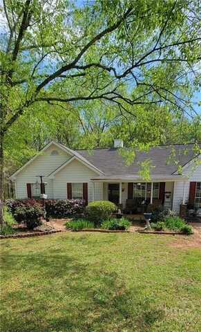 3764 Lochview Drive, Loganville, GA 30052
