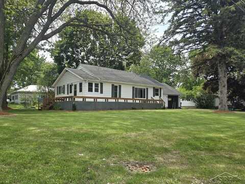 425 Wright, Breckenridge, MI 48615