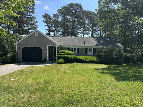 10 Freeman Road, Yarmouth Port, MA 02675