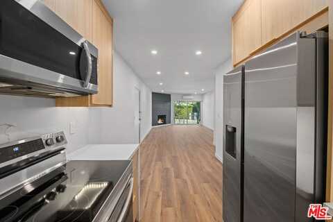2447 N Beachwood Dr, Los Angeles, CA 90068