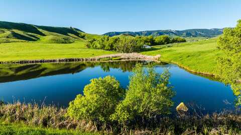 42 Shepards Road, Big Horn, WY 82833