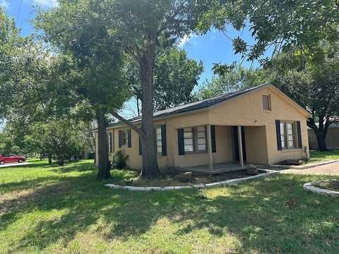 486 East Galveston Street, Giddings, TX 78942
