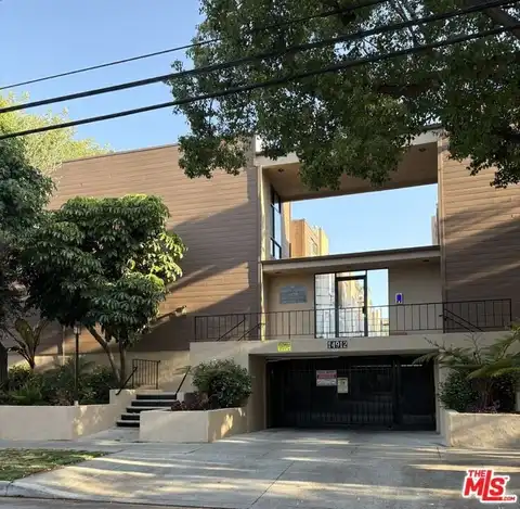 14912 Dickens St, Sherman Oaks, CA 91403