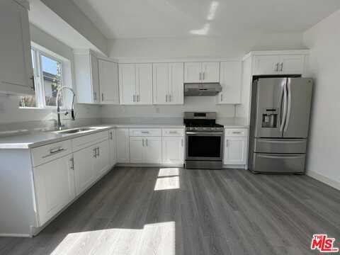 8640 Baring Cross St, Los Angeles, CA 90044