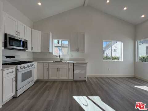 8642 Baring Cross St, Los Angeles, CA 90044