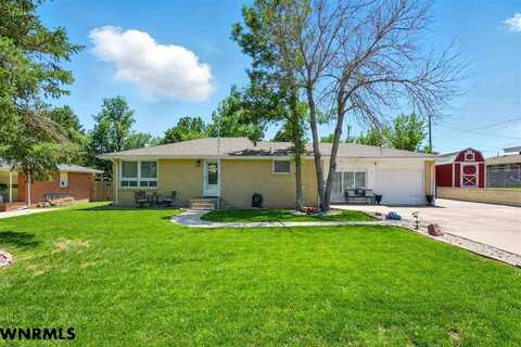 2005 COUNTRY CLUB RD, Gering, NE 69341