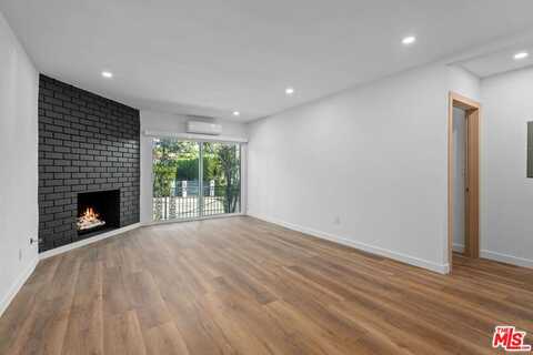 2447 N Beachwood Dr, Los Angeles, CA 90068