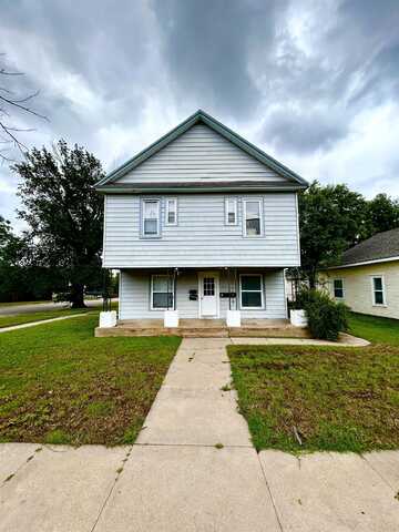 524 N Oak St, Pratt, KS 67214