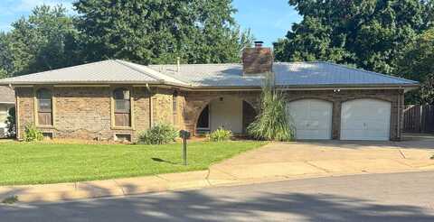 1306 N Brookfield Ln, Derby, KS 67037