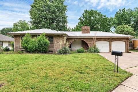 1306 N Brookfield Ln, Derby, KS 67037