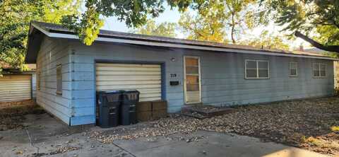 719 W 5th St, Newton, KS 67114