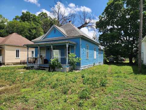 714 E Harvey Ave, Wellington, KS 67152