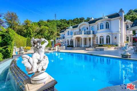 11244 Briarcliff Ln, Studio City, CA 91604
