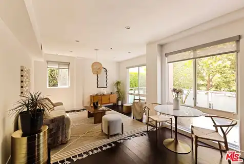 8513 Cashio St, Los Angeles, CA 90035