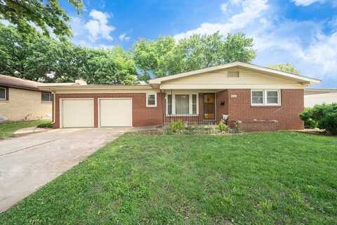 518 Riverdale Dr, Mulvane, KS 67110