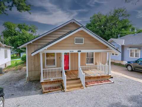 1430 E 3rd Ave, Winfield, KS 67156
