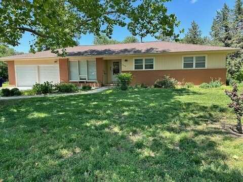 1040 E 44th St S, Wichita, KS 67216