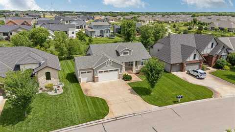 3879 N Estancia Ct, Wichita, KS 67205