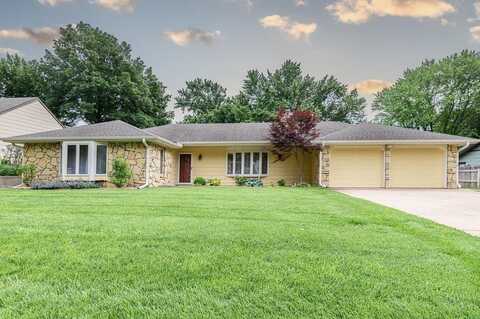 1307 E Cresthill Rd, Derby, KS 67037