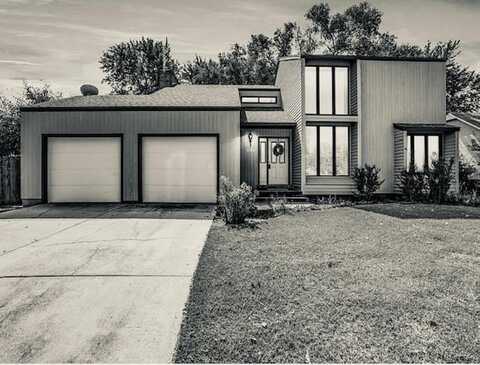 1733 S Cranbrook Ct, Wichita, KS 67207