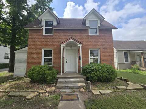 611 E 10th Ave, Winfield, KS 67156