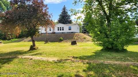 102 Robinson Ln, Saint Maries, ID 83861