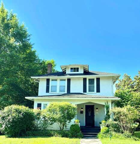 110 Gatewood Ave, Crewe, VA 23930
