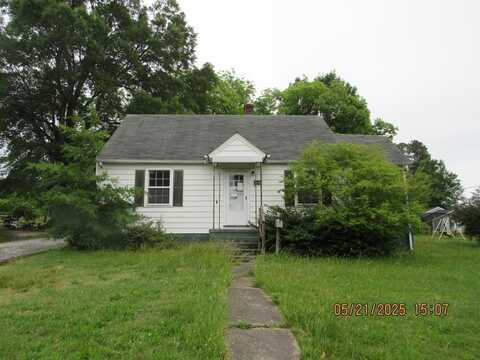 14 Pickett Ct., Blackstone, VA 23824