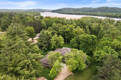 E4725 Riverside Drive, Spring Green, WI 53588
