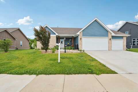 712 Kenseth Way, Cambridge, WI 53523