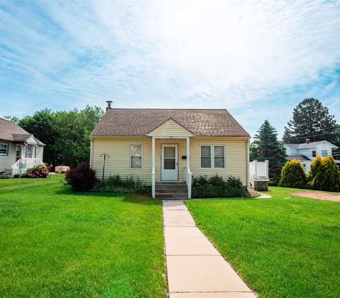 105 N Douglas Street, Dodgeville, WI 53533