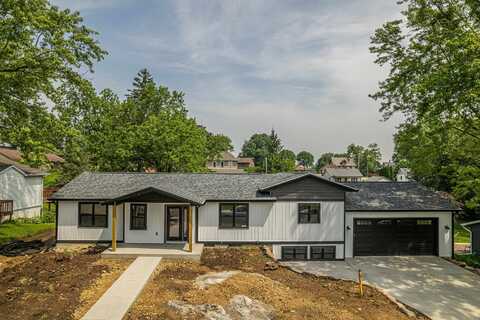 600 8th Avenue, New Glarus, WI 53574