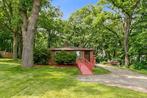 3716 County Road B, Mc Farland, WI 53558