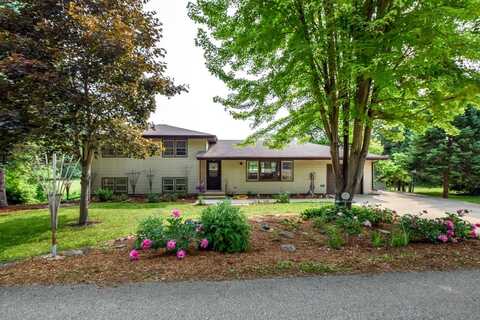5802 Woodland Drive, Waunakee, WI 53597