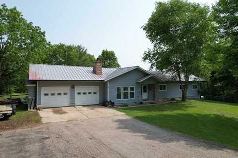 3260 County B Road, Platteville, WI 53818