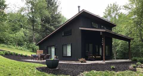 N4857 Oak Valley Lane, Elroy, WI 53929