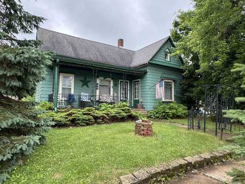 114 W Maple Avenue, Lime Ridge, WI 53942