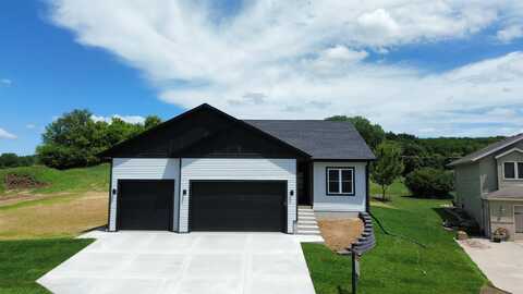 935 Hay Creek Trail, Reedsburg, WI 53959