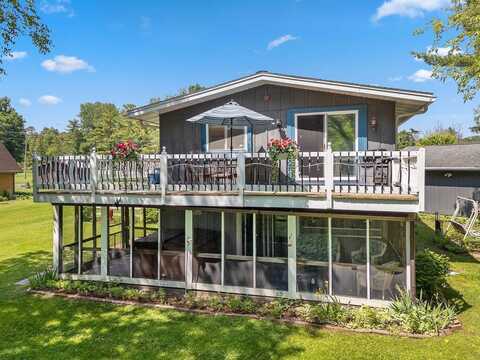 E4451 County Rd F, La Valle, WI 53941